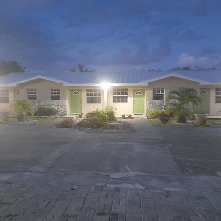 Jubilee Gardens Freeport Hotel Buitenkant foto